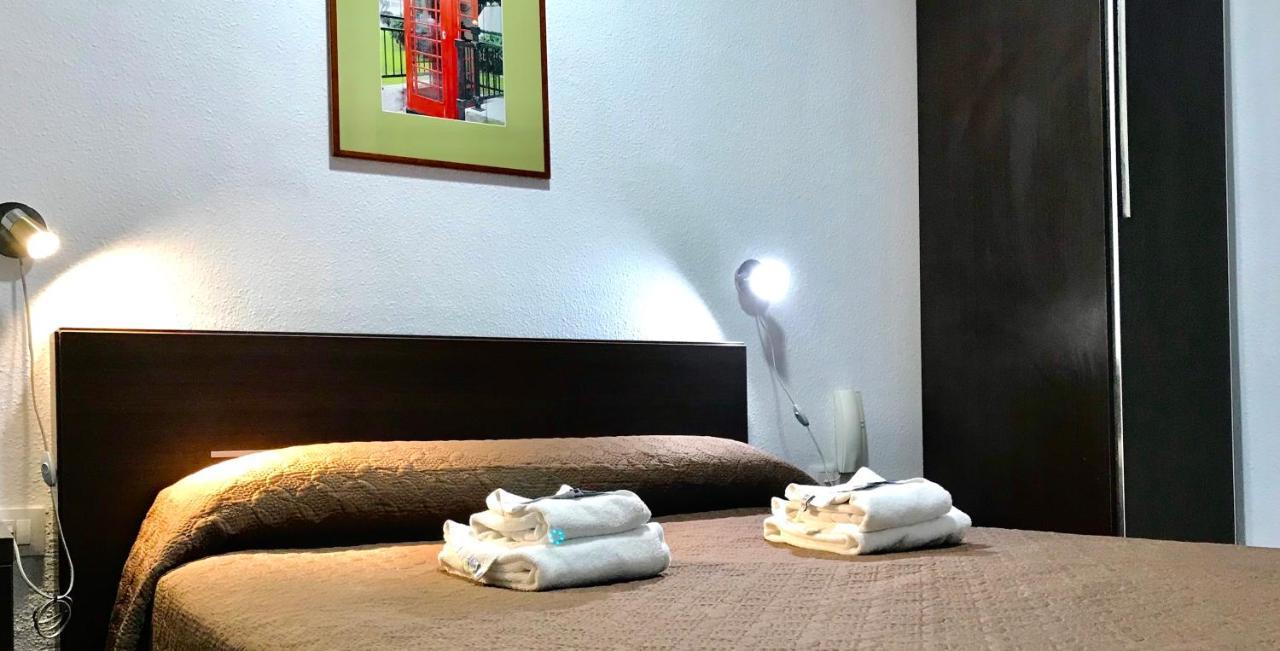 Hostal Carlos 2 La Línea de la Concepción Exterior foto
